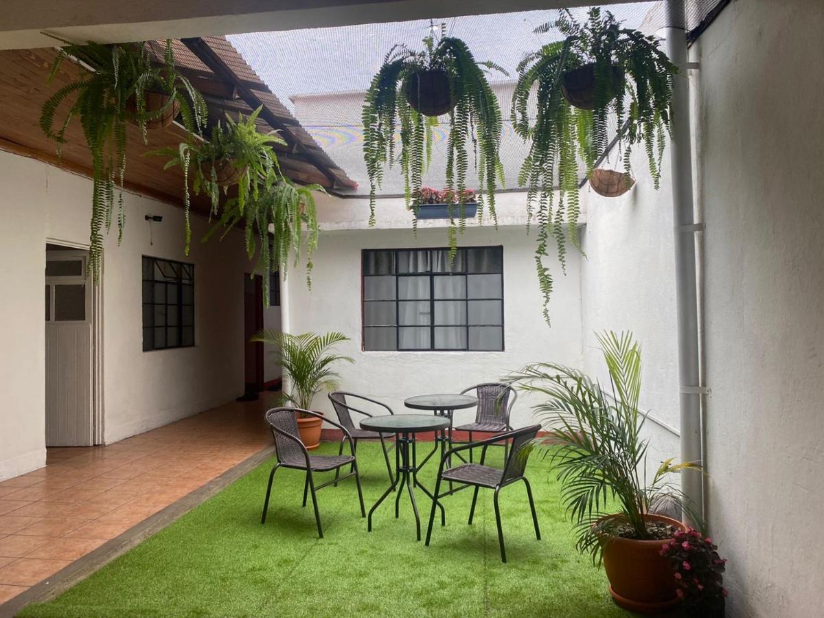 El Extranjero Hostal Antigua Exterior foto